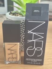 Image of Nars Light Reflecting Foundation Medium 4 Barcelona Brand New Boxed