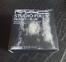Image of MAC STUDIO FIX PRO SET +BLUR WEIGHTLESS LOOSE POWDER - Translucent