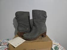 Image of UGG® AUSTRALIA LYNNEA GREY SUEDE BOOTS