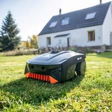 Image of Yard Force MB400 20V 16cm Robotic Lawnmower Battery & Docking Station BNIB
