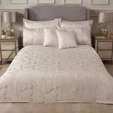 Image of Emma Barclay Duchess - Embellished Jacquard Duvet Set in Cream - King