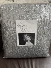 Image of STUNNING BRAND NEW IN PACKET KYLIE MINOGUE CADENCE SILVER BED/ SOFA THROW