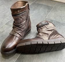 Image of NWT Gorgeous MODA IN PELLE Dark Brown Leather Ankle Boots Sz 5