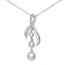 Image of 9ct White Gold Pearl and Diamond Pendant Necklace Kiss Design by Naava