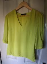Image of Excellent condition ladies v neck Oasis blouse with 3/4 length sleeves (UK 8)