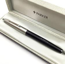 Image of Uninked Parker 51 black fountain pen, chalk marks, medium 14k gold nib, boxed