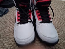 Image of Shaq Bankshot Basketball Trainers White Black Red Size 8UK