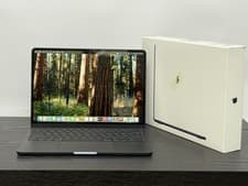 Image of Apple MacBook Air M2 2022 13.6" 16GB RAM 256GB SSD Midnight Laptop