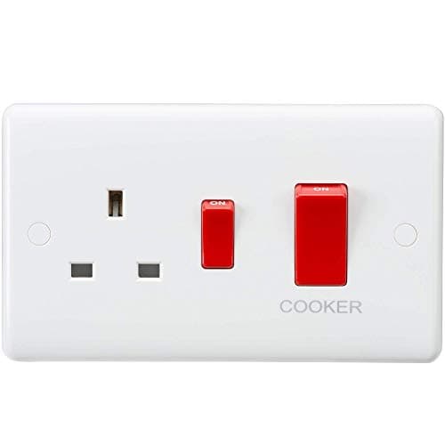 Image of Knightsbridge CU8333 Curved Edge Single Socket with 45A DP Switch in White with White Rockers, Cooker 13A Socket