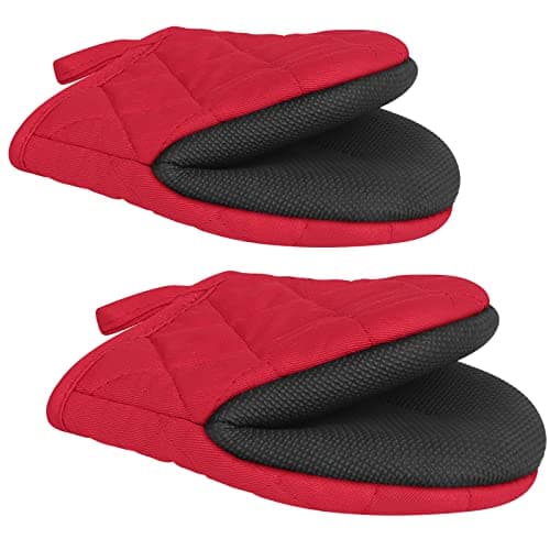 Image of 1 Pair Short Oven Mitts - Silicone Kitchen Oven Gloves High Heat Resistant 500℉, Mini Oven Mits with Non-Slip Grip Surfaces and Hanging Loop for BBQ, Baking, Cooking and Grilling (Red)
