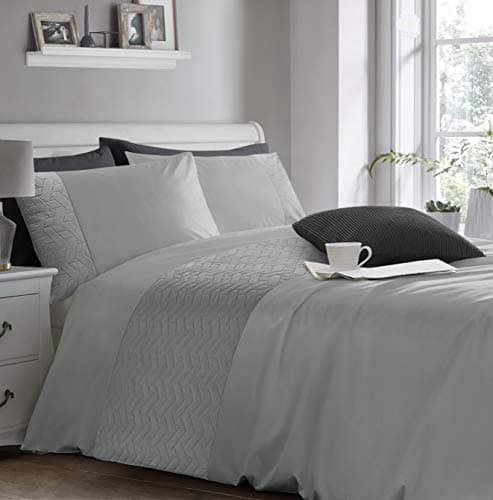 Image of Pinsonic Quilted Soft Touch Duvet Cover Set Pillowcase(s) Non Iron Fade Resistant Bed Sheets Button Enclosure Premium Fabric Long Lasting Easycare 200 Thread Count (Silver, King (U.K. Standard))