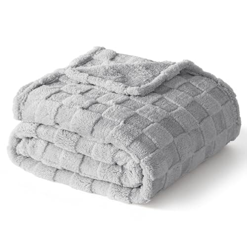 Image of Exclusivo Mezcla Fleece Throw Blanket for Couch,Super Soft and Warm Lightweight Checkered Pattern Blankets for All Seasons, 127x152 CM, Light Grey