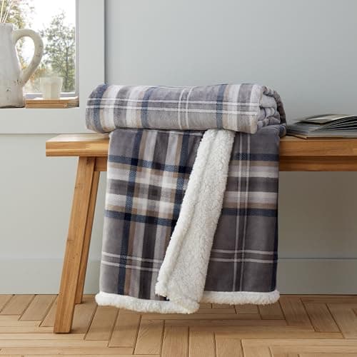 Image of Catherine Lansfield Cosy Kelso Check 130x170 cm Blanket Throw Charcoal Grey