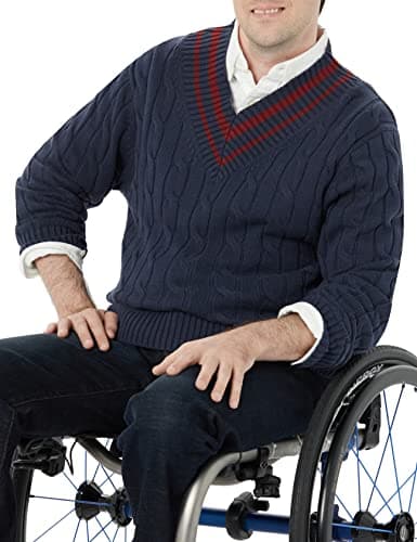 Image of Amazon Essentials Men's Cable Knit V-Neck Cricket Jumper, Dark Navy, L