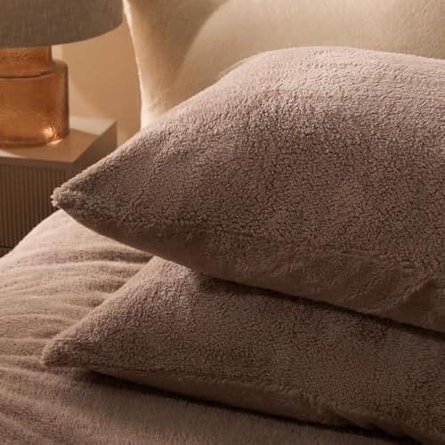 Image of Brentfords Teddy Fleece Pillow Cases 2 Pack, Super Soft Winter Warm Polyester Thermal Teddy Bear Pillow Cases Hotel Quality Cosy Fluffy Plain Fleece Pillow Cover Luxury Bedding, Mink