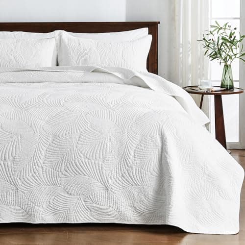 Image of Qucover Quilted Bedspreads Soft and Comfortable Cotton Bedspread Super King Size with Elegant Embroidered Palm Leaf Pattern, 3 Pieces Bedspreads Coverlets Sets with Pillowcases, White 250x270cm