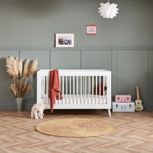 Image of Obaby Maya Cot Bed – Nordic White – Convertible Baby Cot Bed with 3 Adjustable Mattress Heights – Transforms to Toddler Bed – 140 x 70 cm – Suitable from Birth to 4 Years
