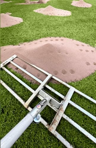 Image of British Manufacturing Solutions 46” wide Stainless Steel Levelawn Lute: Premium levelling rake for top dressing, seeding, soil/sand. Luxury full-length heavy-duty aluminium handle. (46"wide)