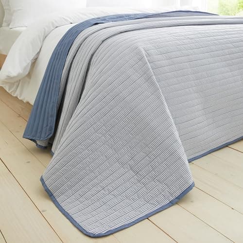 Image of Catherine Lansfield Stripe Quilted Reversible 220x230 cm Bedspread Blue